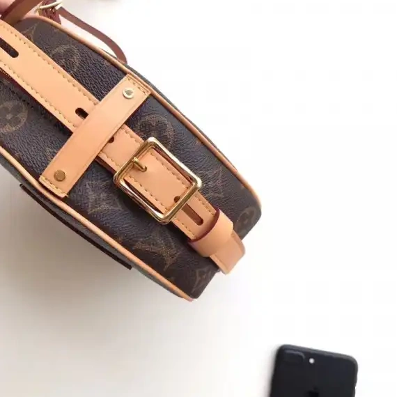 Cheap PETITE Louis CHAPEAU BOITE Vuitton 0506